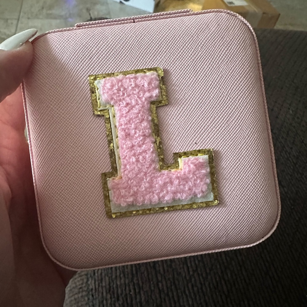Travel jewelry box